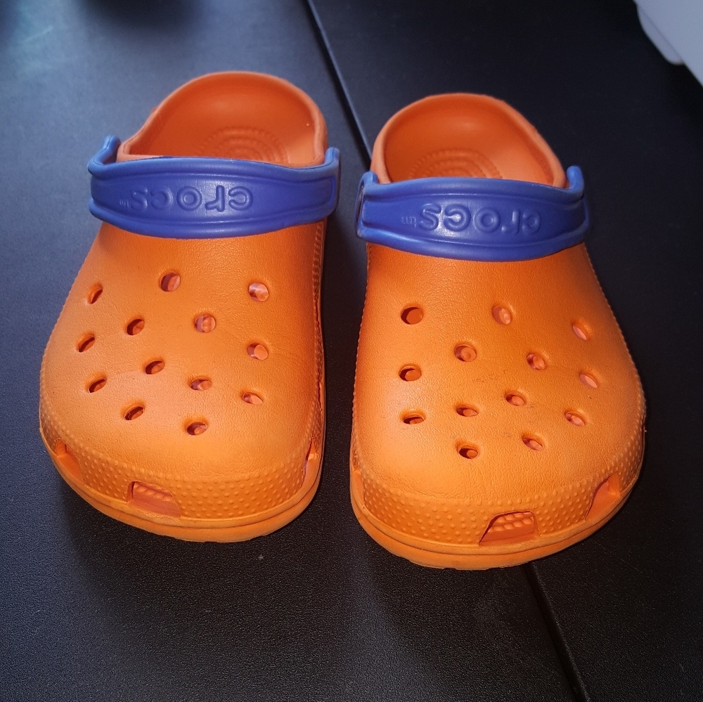 CROCS